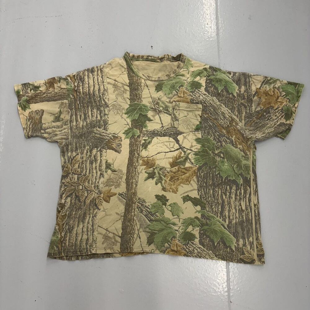 Vintage 90s Realtree Camo Boxy Blank Pocket T-Shirt